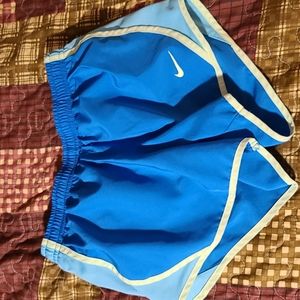 Girls small nike dri- fit shorts